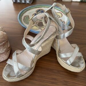 🎉HP🎉 AUTH JIMMY CHOO SILVER ESPADRILLE WEDGE